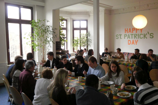 Essen am Sonntag im Saal